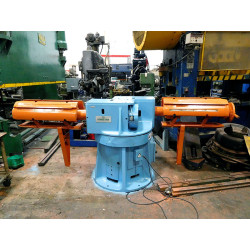 lam-441 Desenrollador de doble mandril manual, capacidad 6,000 Lbs por lado x 32" ancho, marca Minster